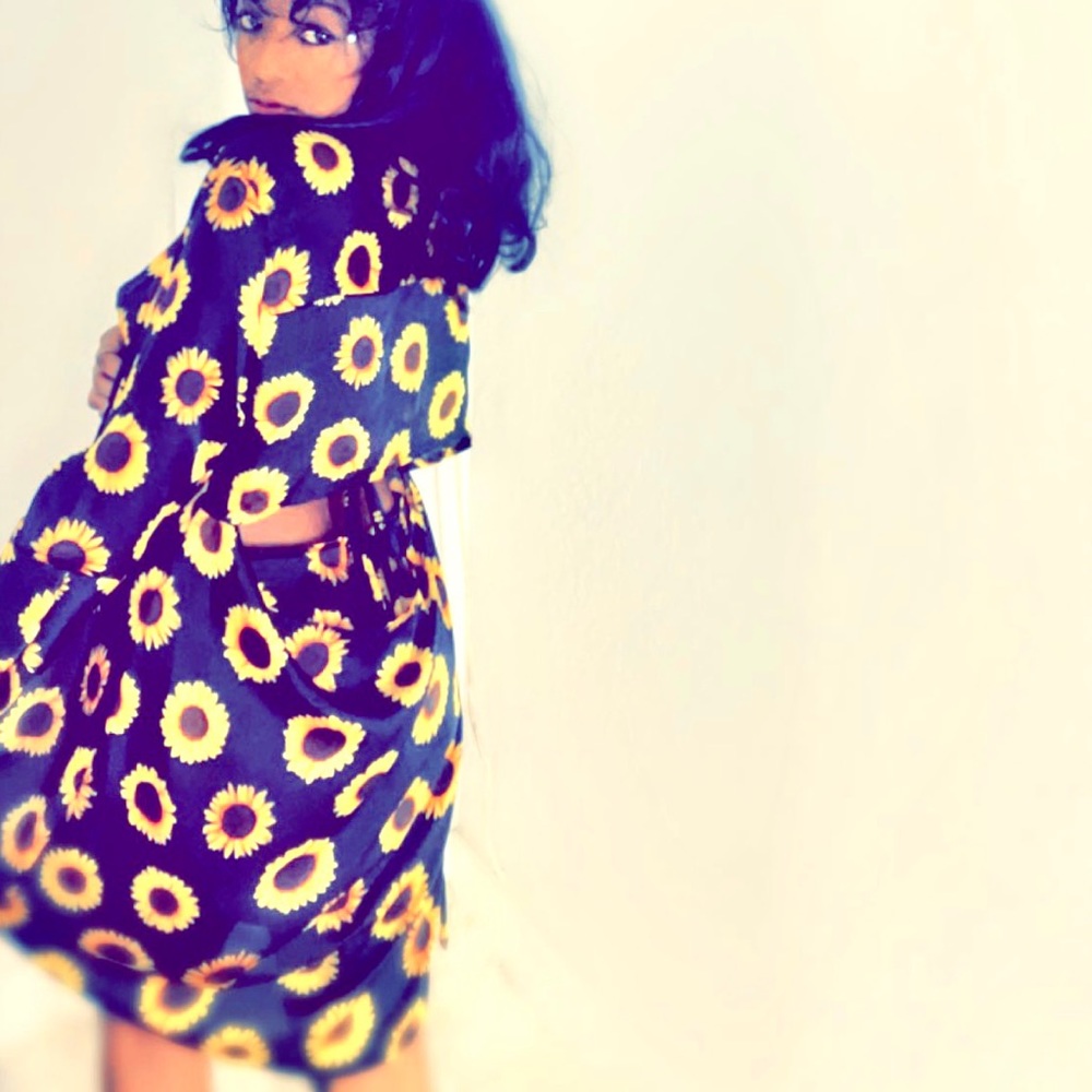 Black SunFlower Robe Set - Picture 6 of 8